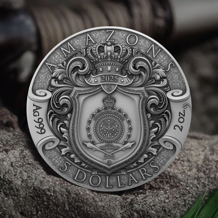 Niue: Amazons kolorowany/pozłacany 2 uncje Srebra 2025 Antiqued Coin