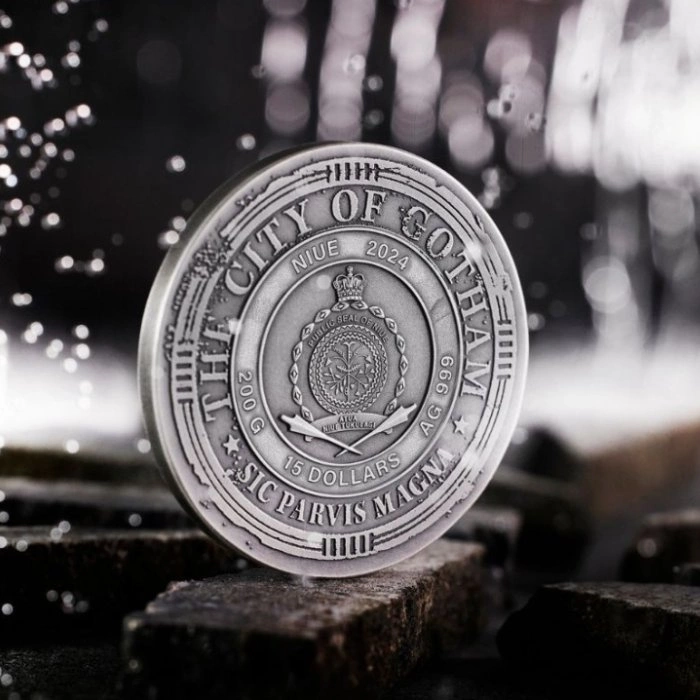 Niue: DC Comics - Batman kolorowany 200 g Srebra 2024 High Relief Antiqued Coin