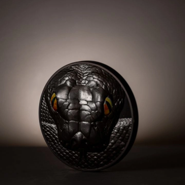Palau: Hunters by Night – Python kolorowany 1000 gramów Srebra 2023 Obsidian Black Ultra High Relief