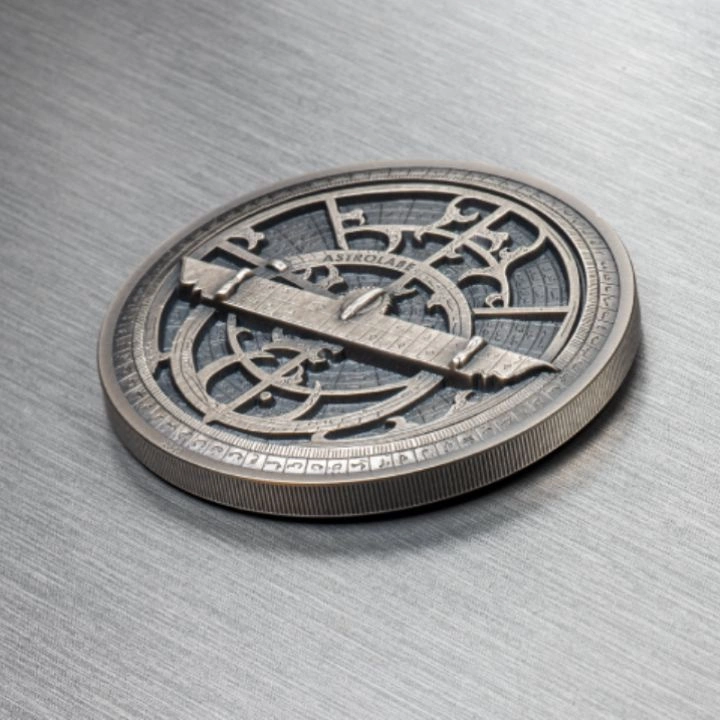 Cook Islands: Historic Instruments – Astrolabe 2 uncje Srebra 2023 Ultra High Relief Antiqued Coin