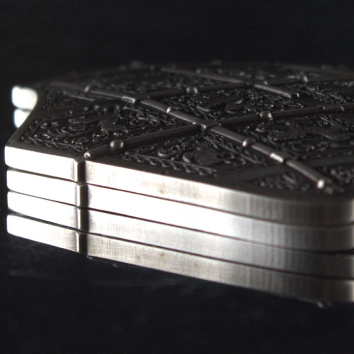 Trellised Targe Shield 2 uncje Srebra 2023 Stackable High Relief Antiqued