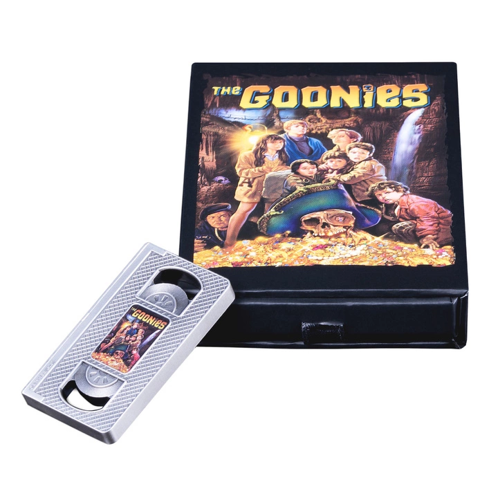 Samoa: The Goonies VHS Tape kolorowany 2 uncje Srebra 2025 Antiqued Shaped Coin